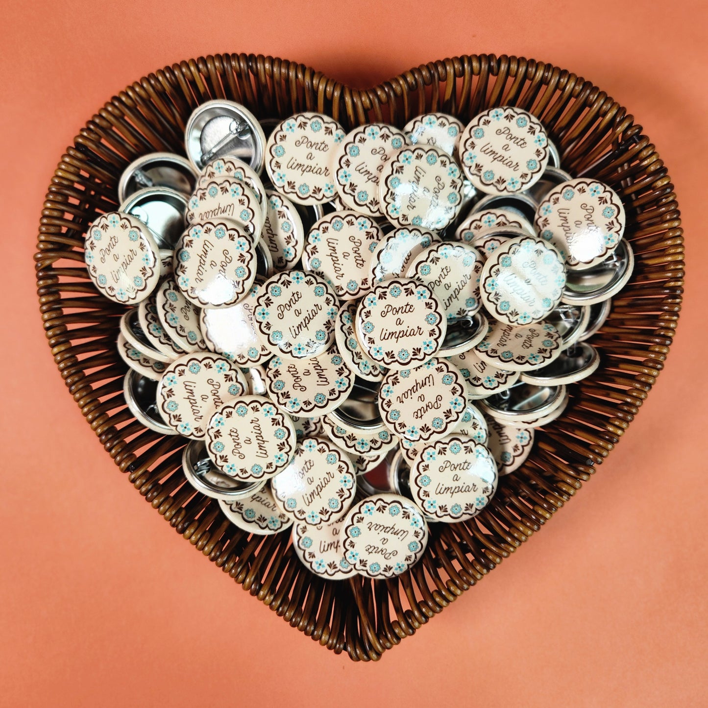 Ponte a Limpiar Pin-Back Button